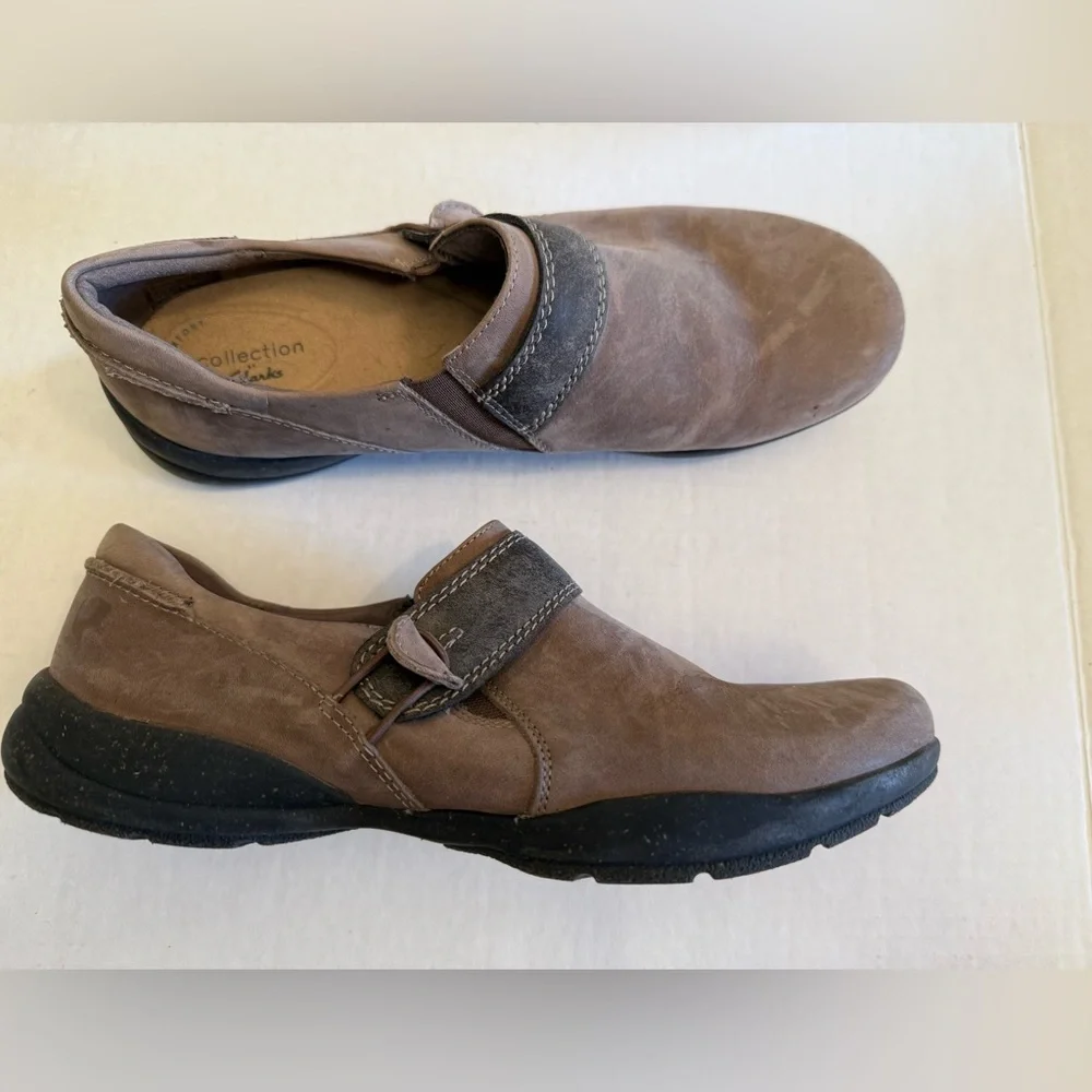 CLARKS COLLECTION ROSEVILLE DOT LOFTERS  TAUPE LEATHER LOFTERS SLIPE ON 9.5